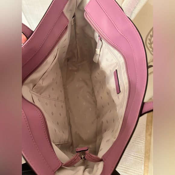 Lavender Medium Tote bag - Picture 3 of 4